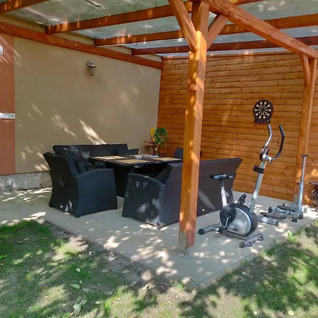Cseresznyes Apartman Balatonalmádi Exterior foto